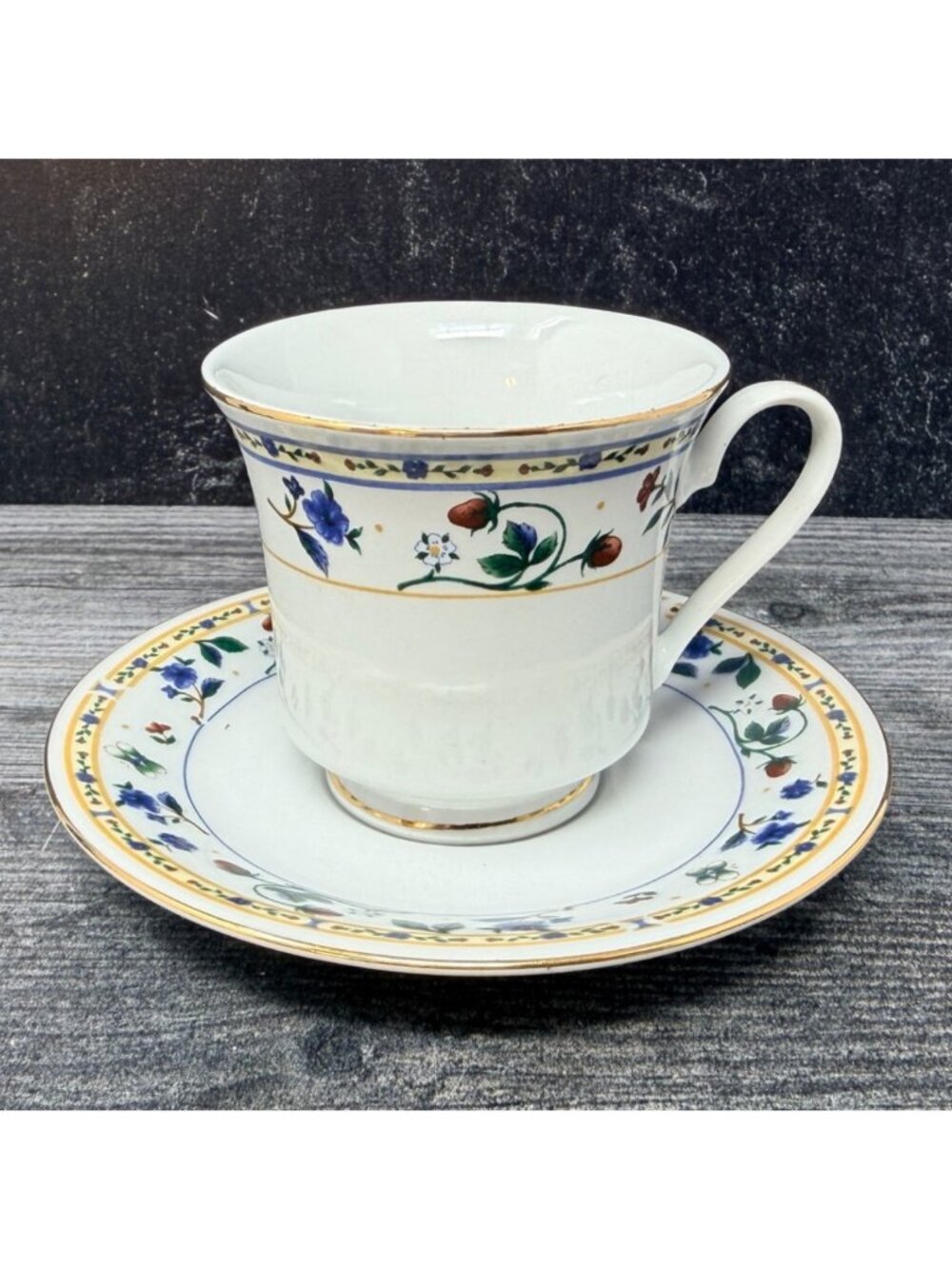 Vtg Truly Tasteful Fine China Teacup Saucer Strawberry Blue Floral Gold Trim Tea